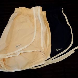 Women's set of 2 pairs of Nike running shirts